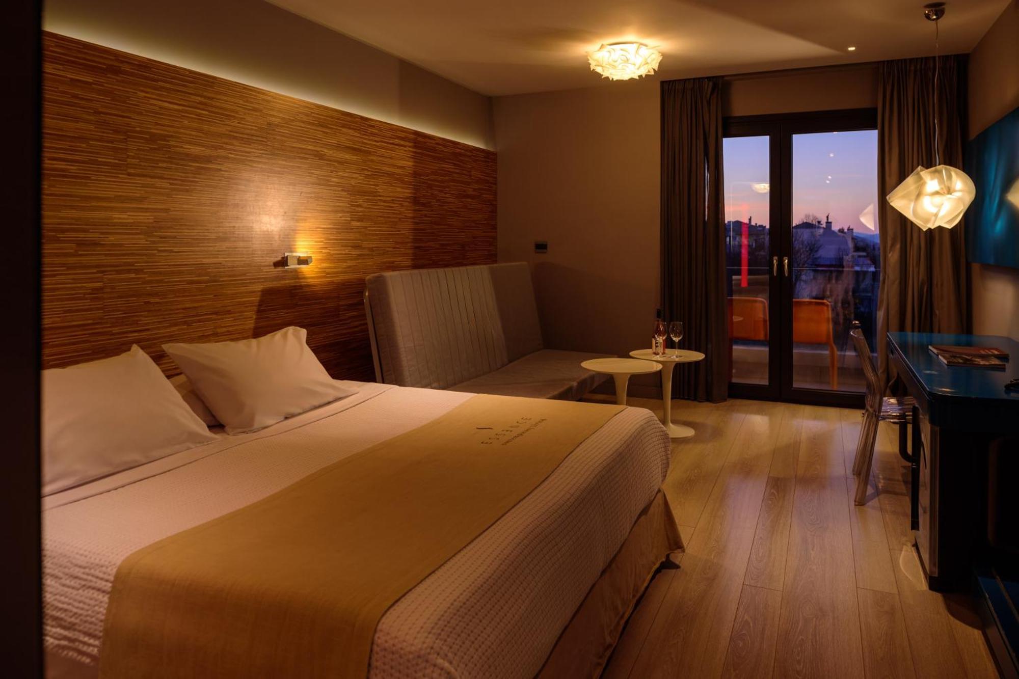 Essence Hotel Janina Zewnętrze zdjęcie