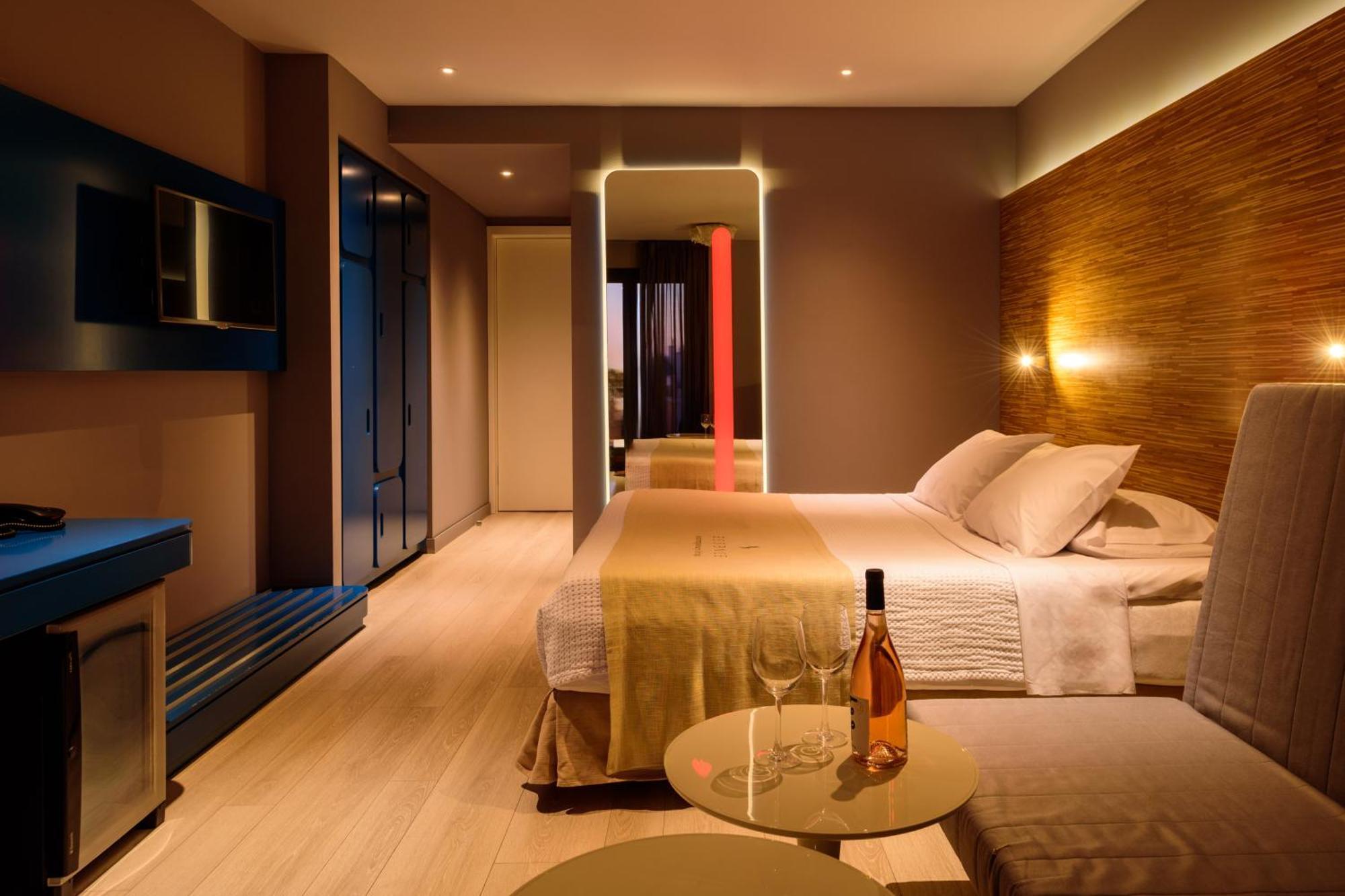 Essence Hotel Janina Zewnętrze zdjęcie