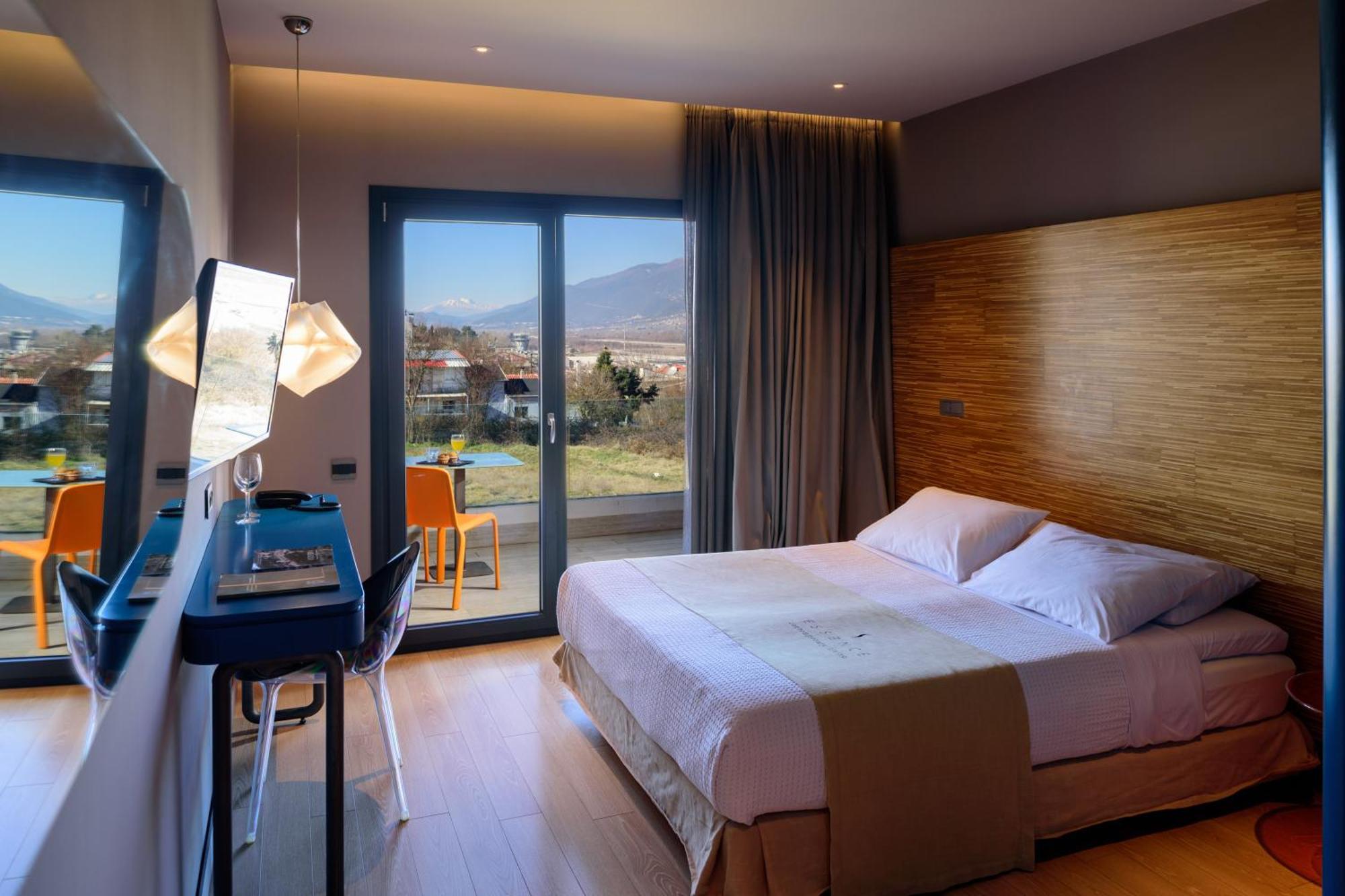 Essence Hotel Janina Zewnętrze zdjęcie